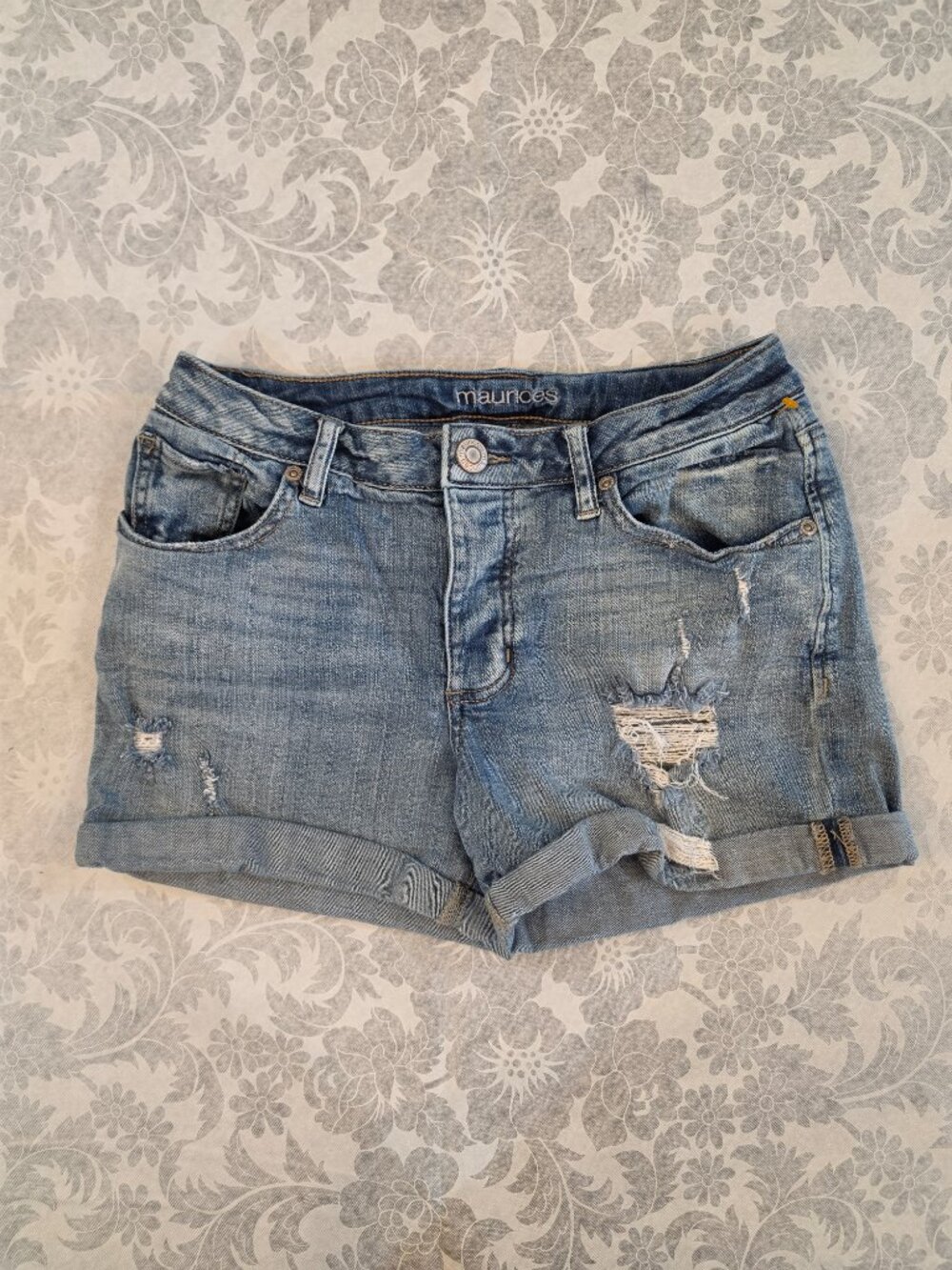 ✨ Maurices Distressed Denim Jean Shorts Cuffed Size 1/2 Button Fly ✨